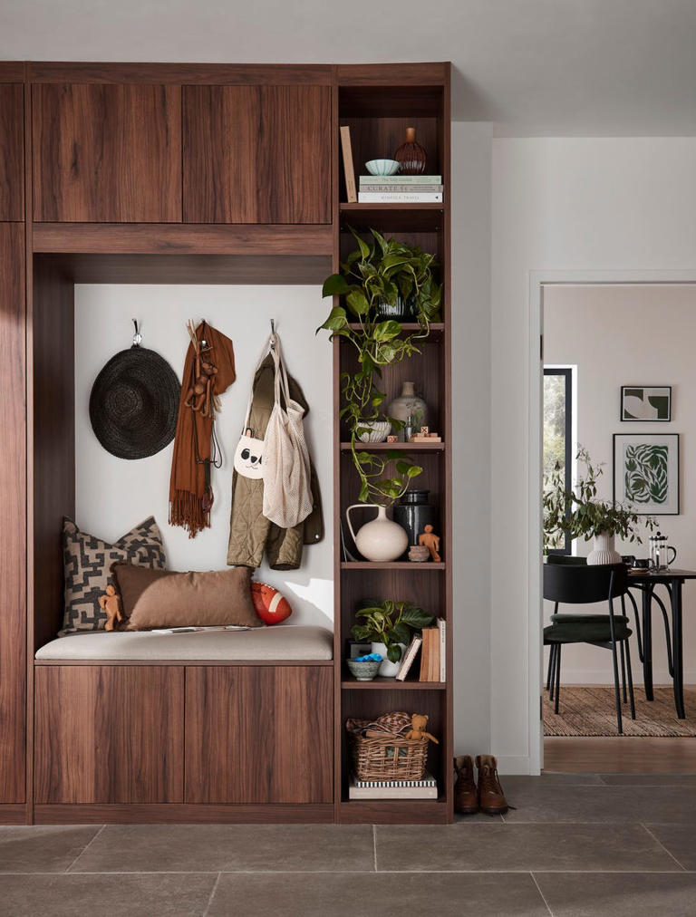 7 hallway red flags buyers notice when viewing a home