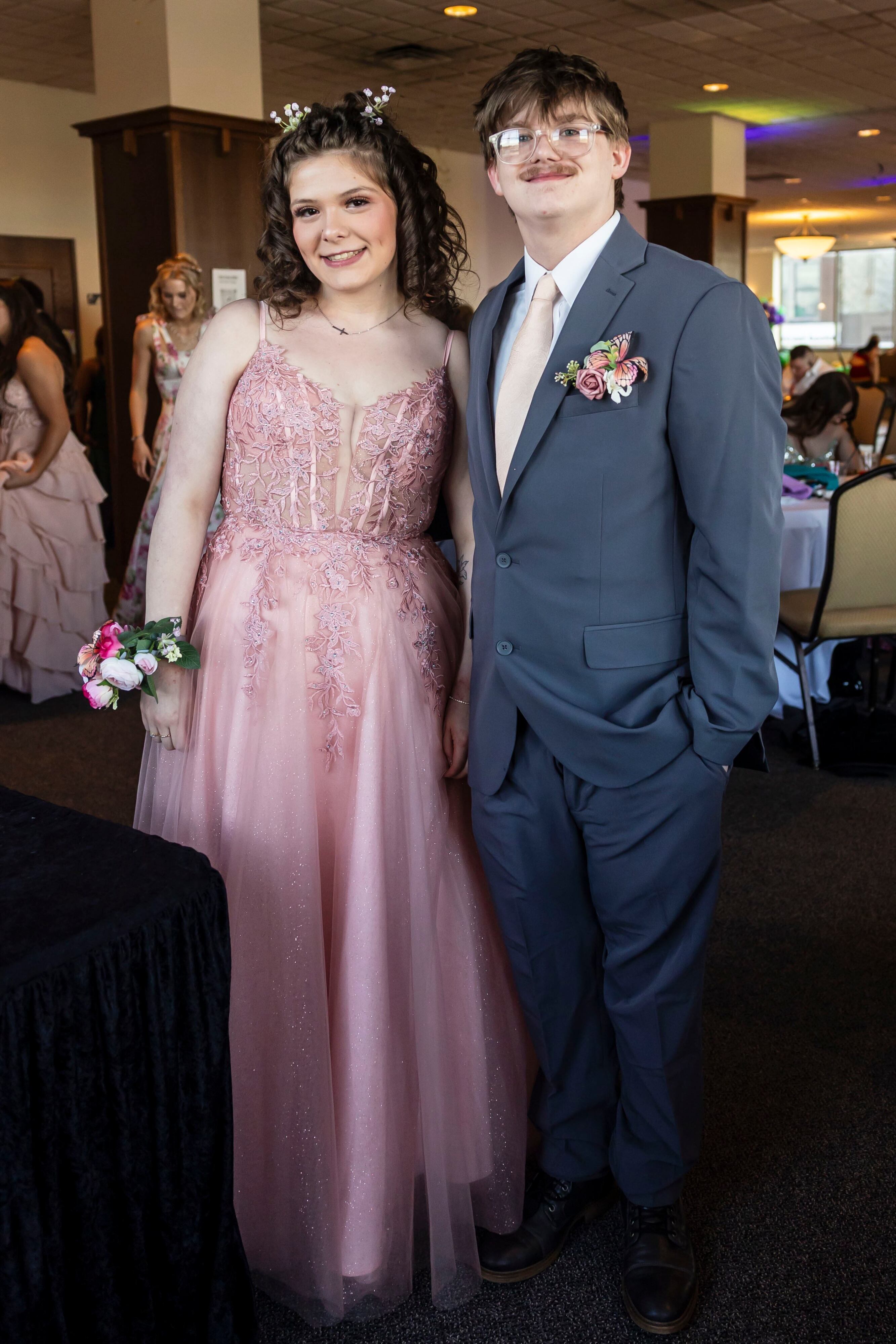 See top 5 photos from Pinconning’s 2026 prom