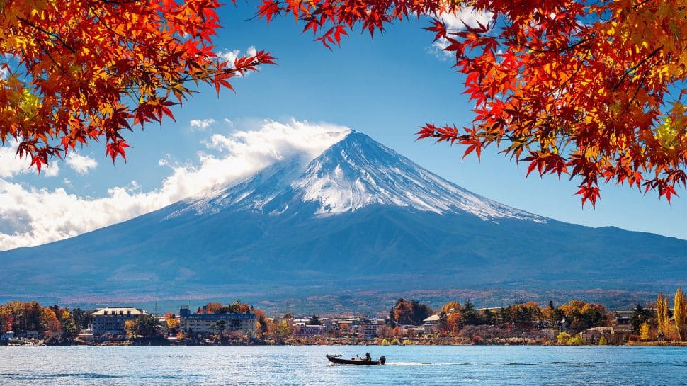 World's 'most eye-catching' train journey: 25-minute ride along a river ...