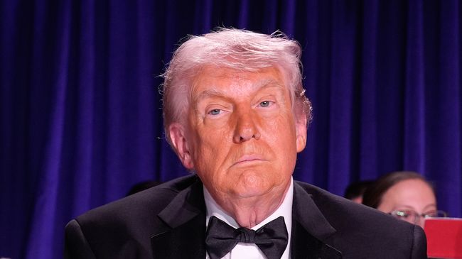 Trump bashes '60 Minutes' host for reading WHCD shooter's alleged manifesto