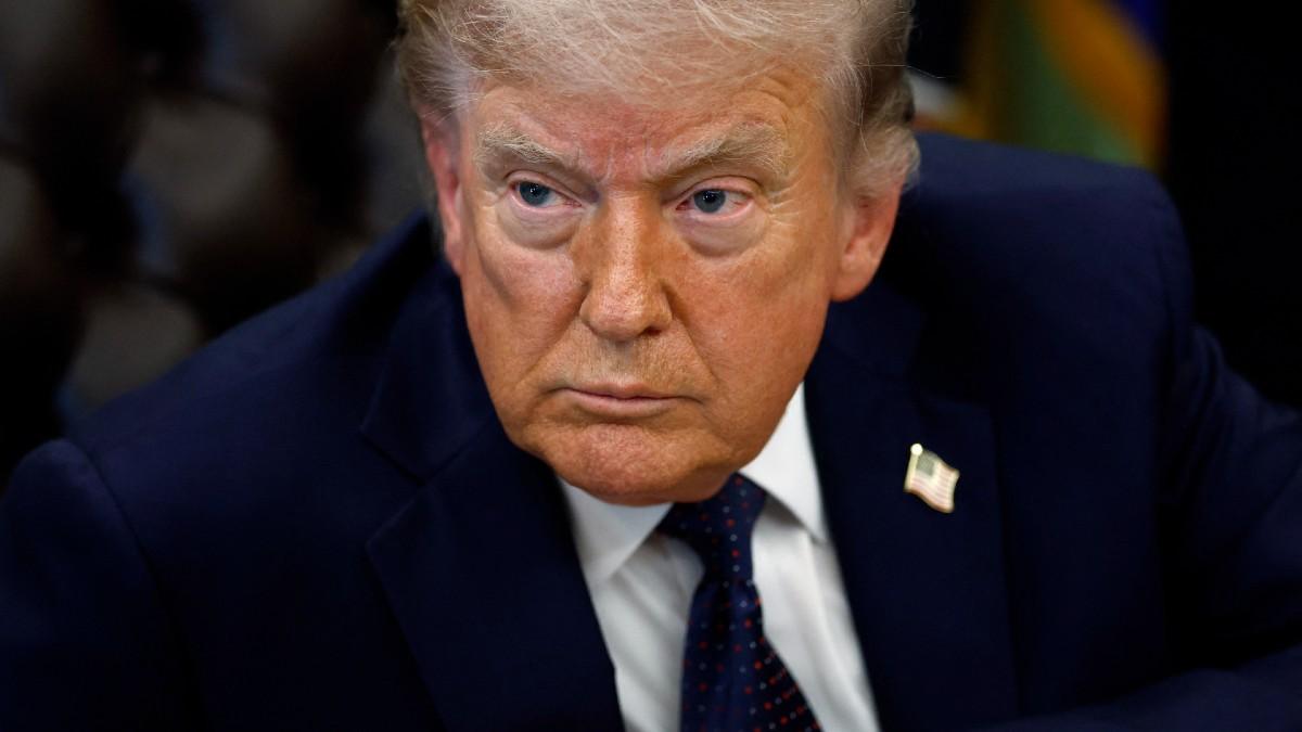 Donald Trump lashes out at 'horrible' CBS reporter for reading 'sick ...