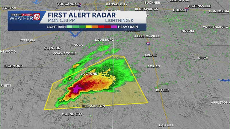 Tracking severe thunderstorms, flooding risks in the Kansas City metro