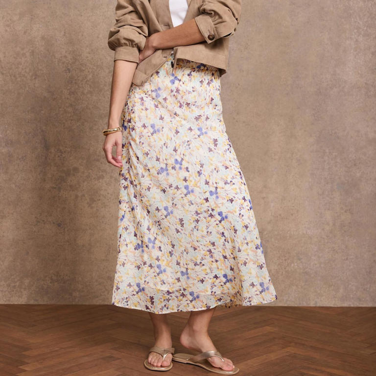 Cat Deeley's elegant floral midi skirt is flying off the shelves — free download