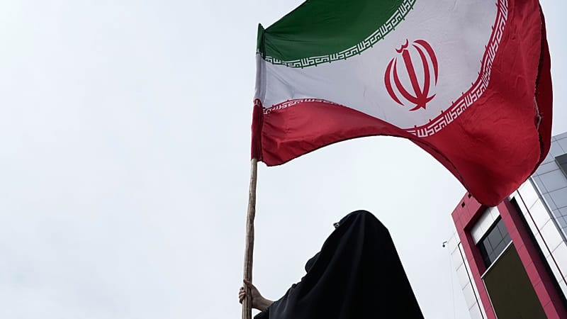 Strait of Hormuz standoff leaves 20,000 seafarers stranded on cargo ships