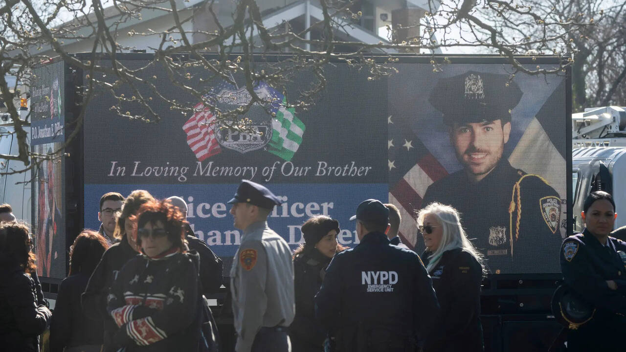 Man sentenced to 115 years for killing NYPD officer during traffic stop