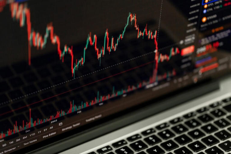 LightPath stock is plunging today: What's going on?