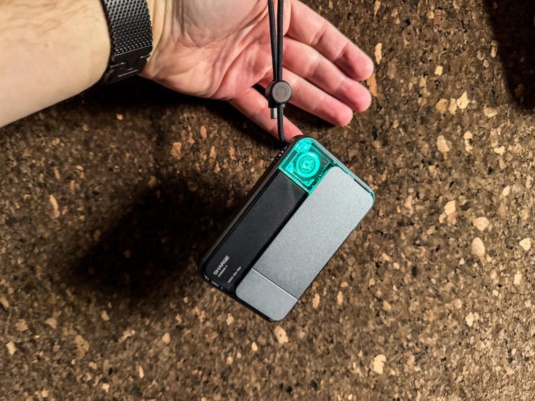The Sharge Icemag 3 magnetic battery pack stands out with cool and ...