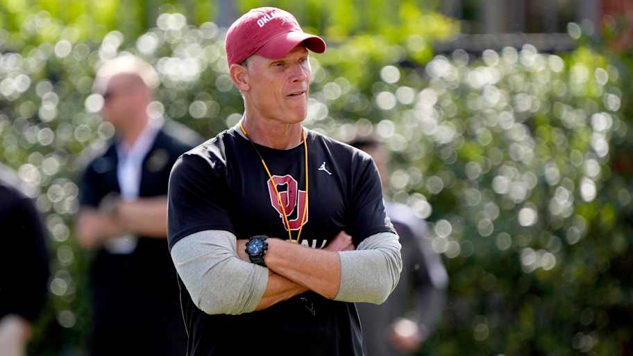 Tra’Von Hall gives Oklahoma more reason to worry about his commitment