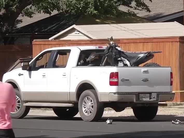 15-year-old dies after falling from moving vehicle in central Lubbock ...