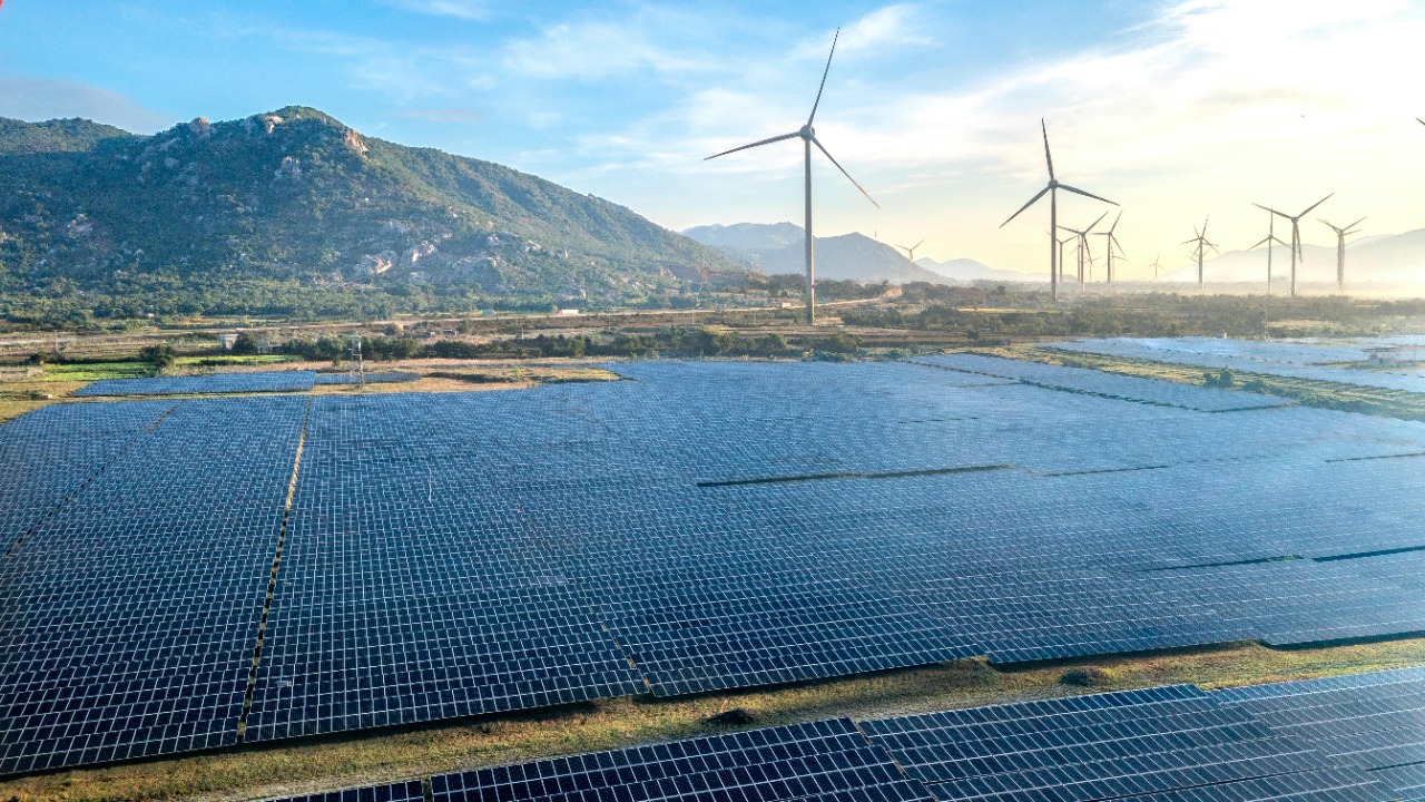 Iran war energy shock speeds renewables abroad, with US lagging behind