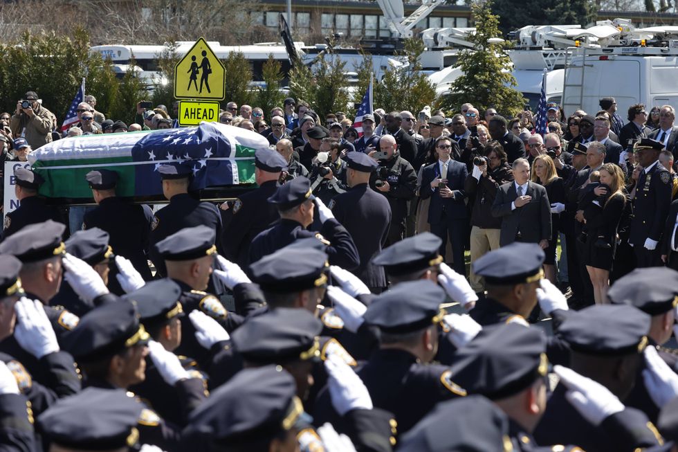 Man who fatally shot NYPD officer in Queens is sentenced to 115 years ...