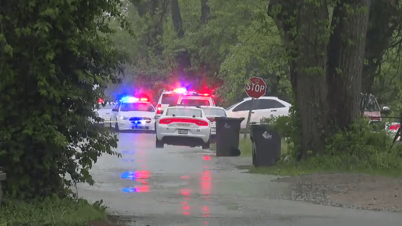 IMPD searching for suspect after man shot, killed on Indy’s east side