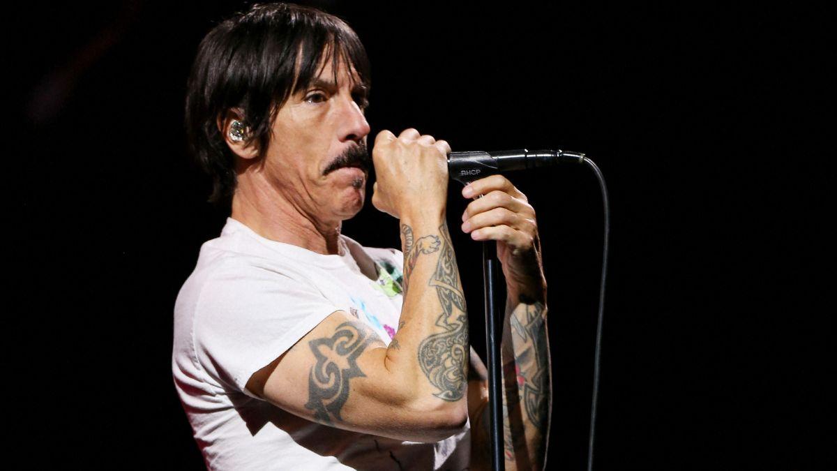 Red Hot Chili Peppers singer Anthony Kiedis’ girlfriend Eileen Kelly ...