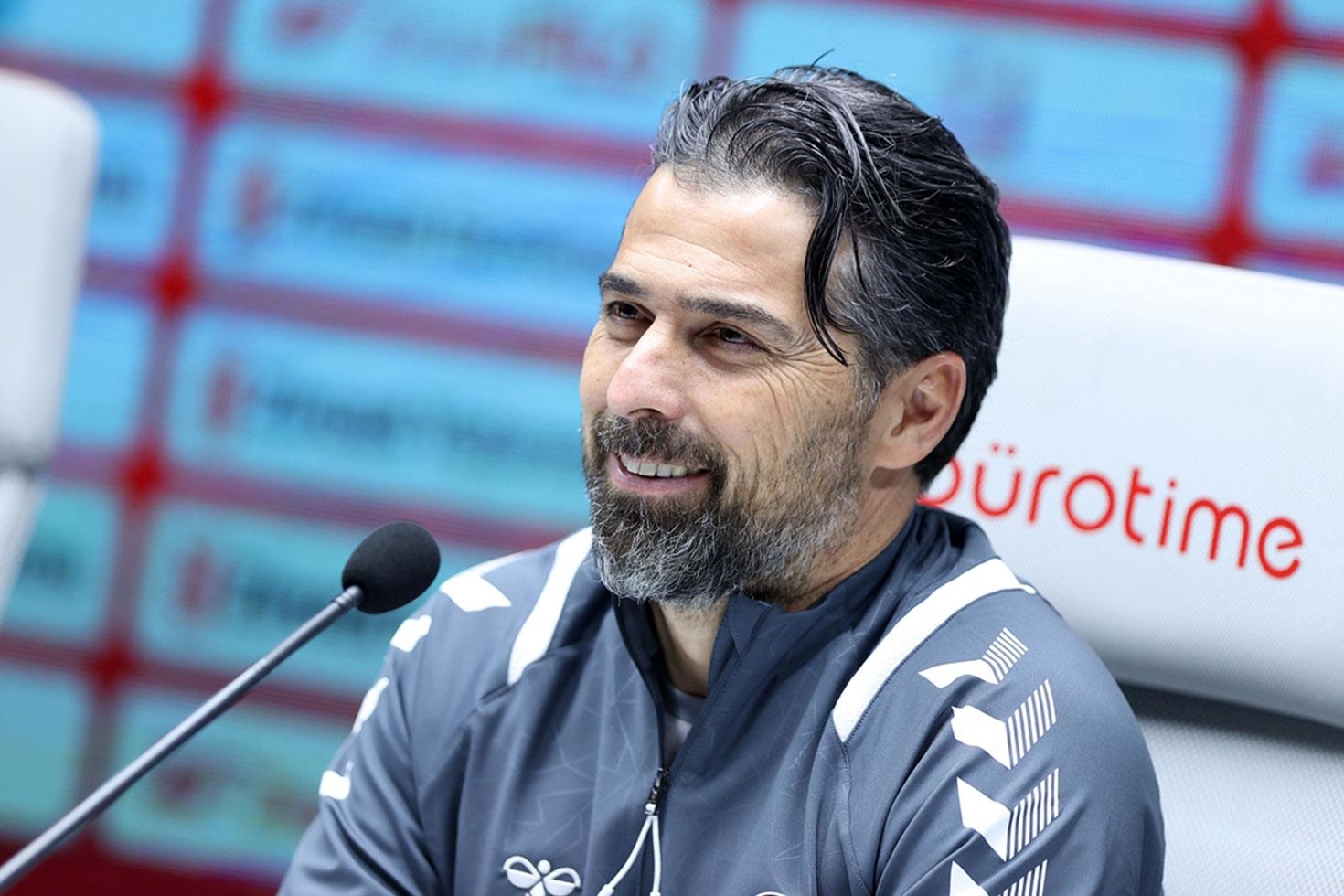 y-ld-z-oyuncusu-i-in-montella-ya-a-r-yapt-milli-tak-m-hak-ediyor