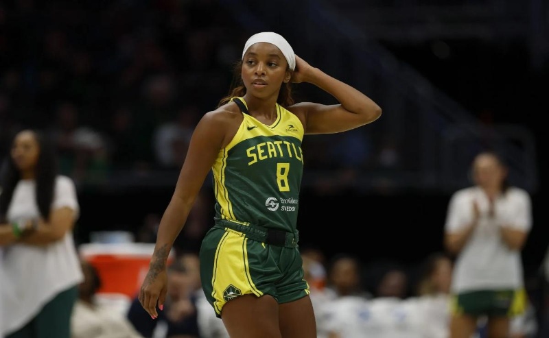 Lexie Brown shuts down Klay Thompson rumors after Megan Thee Stallion ...