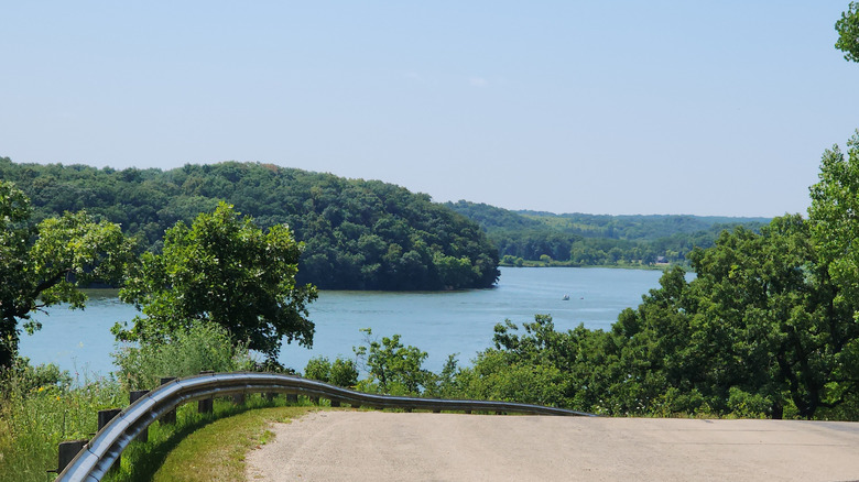 Nestled between Madison and Dubuque is Wisconsin's lakeside state park ...