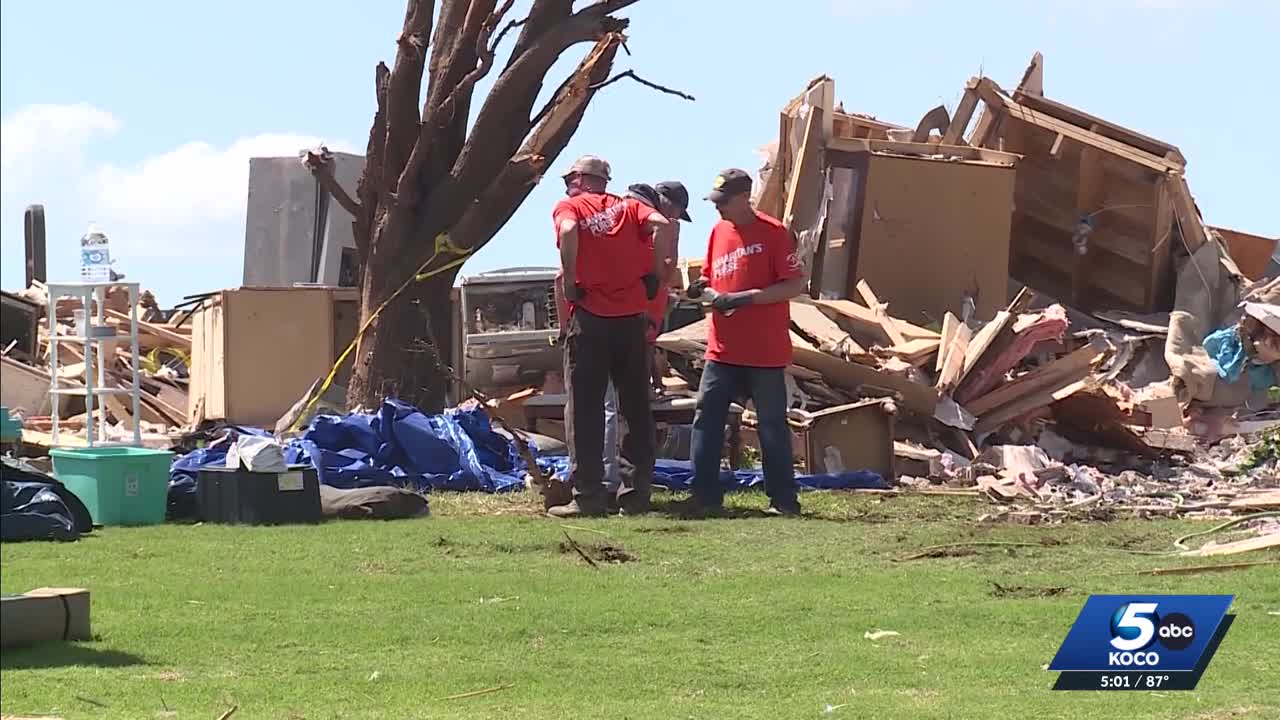 Enid tornado recovery effort grows as volunteers aid victims and ...