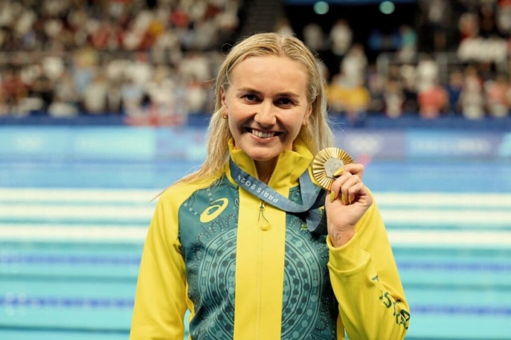 Ariarne Titmus takes on new role as reporter at Commonwealth Games