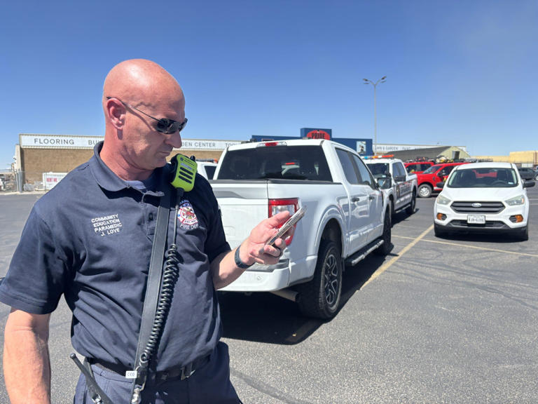 Crews contain grass fire in north Amarillo that prompted evacuations