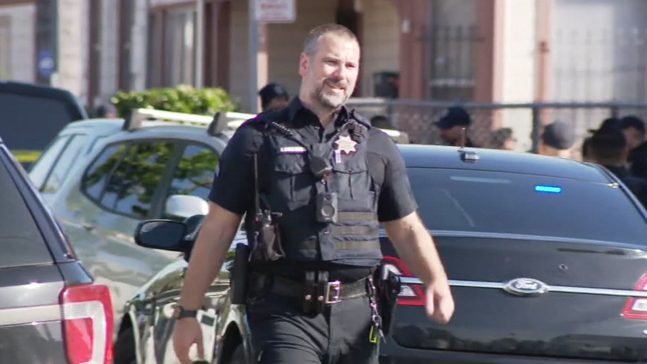 Oakland police kill armed man who allegedly pointed gun at residents ...