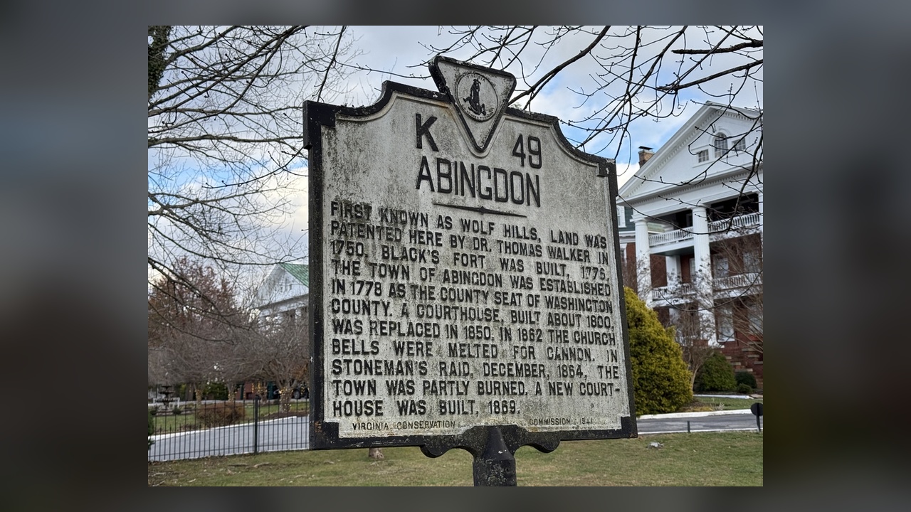Why does a Virginia town of 8,000 people pull in 140,000 visitors a ...