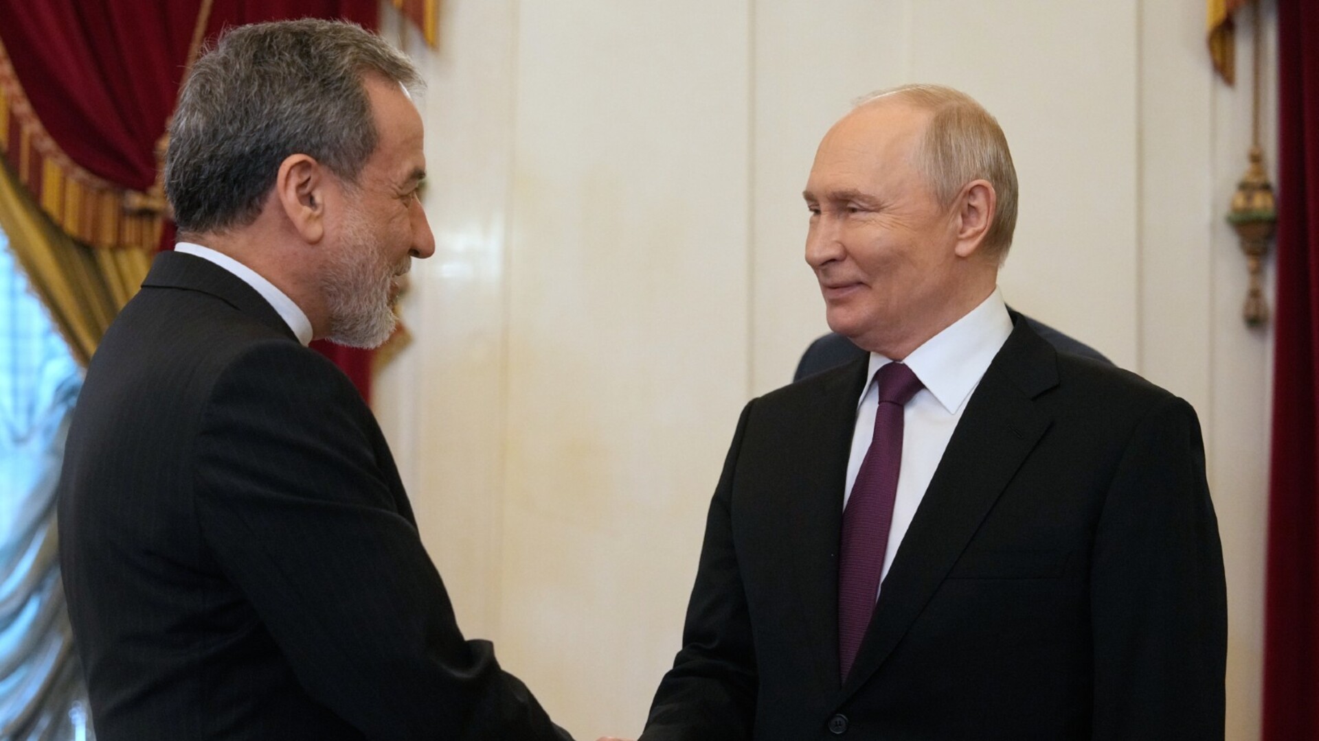 Vladimir Putin praises Iran for 'heroically fighting for their ...