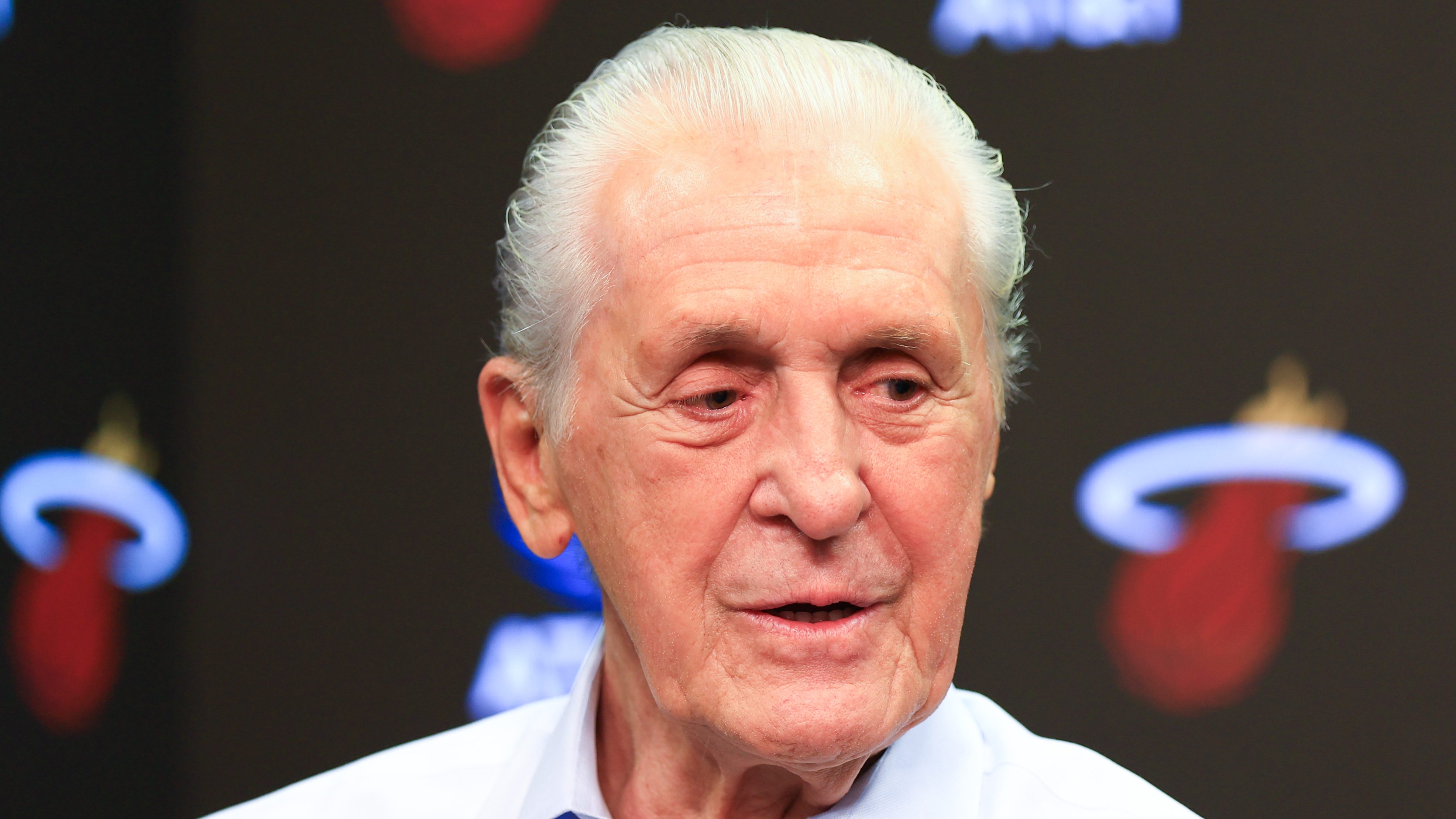 Pat Riley habla sobre su futuro con los Miami Heat en medio de rumores ...