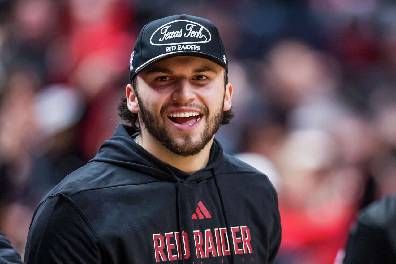 Texas Tech quarterback enters treatment for gambling addiction