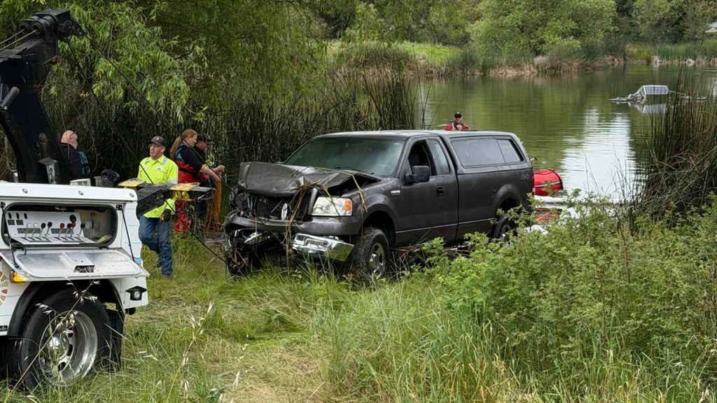 Suspected Santa Rosa DUI driver rescued, arrested after crashing into pond