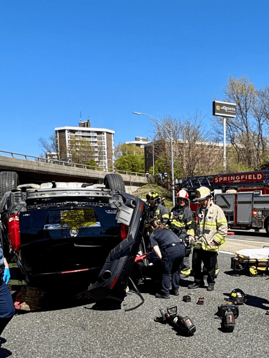 Driver hospitalized after rollover crash on I-291 in Springfield