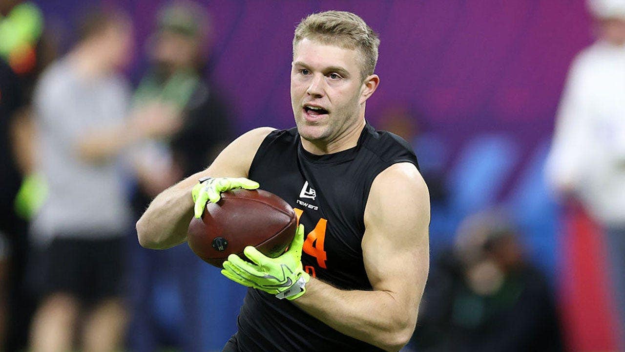 Kaden Wetjen of the Iowa Hawkeyes runs during the 2026 NFL Scouting Combine at Lucas Oil Stadium in Indianapolis, Indiana, on Feb. 28, 2026.
