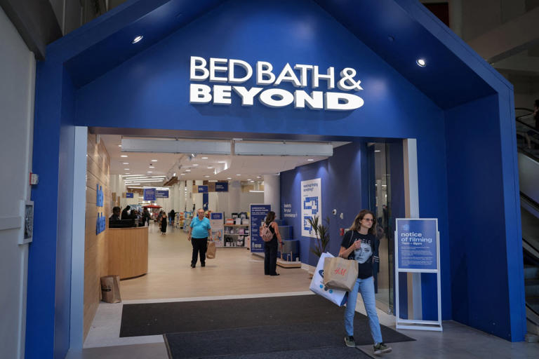 Bed Bath & Beyond first-quarter loss narrows on cost cuts, improved ...