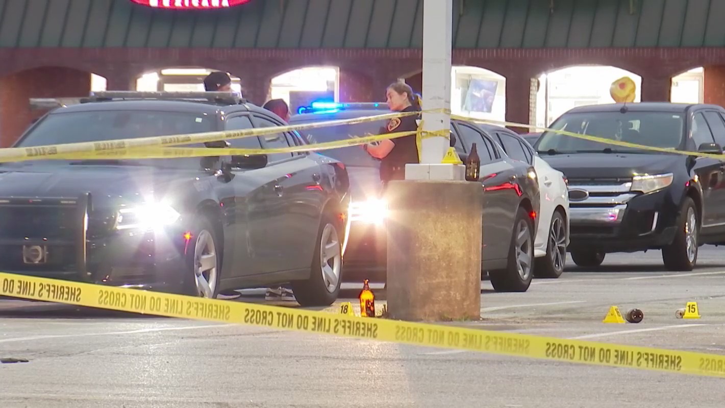 Man shot, killed in Greenville Co. parking lot
