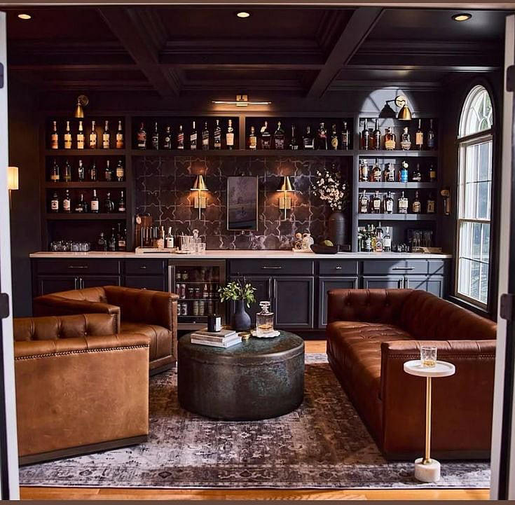 How to incorporate a bar in your living space efficiently