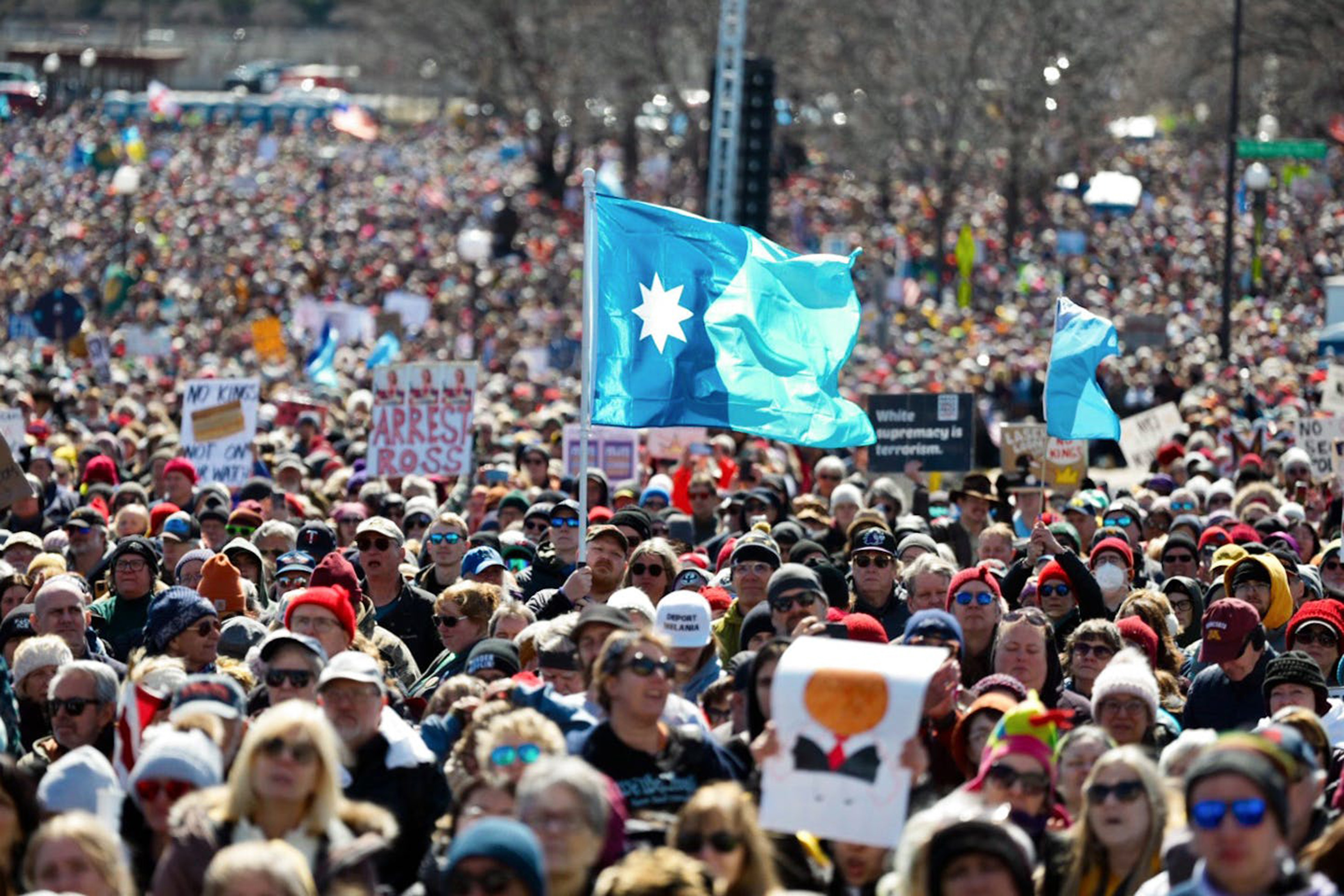 One Minnesota, two flags: The debate still rages