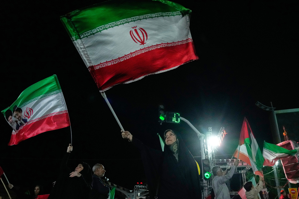 Iran offers to reopen Strait of Hormuz if US lifts its blockade and the ...