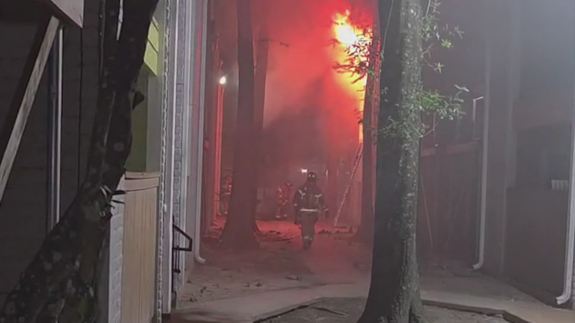 Neighbors describe dramatic Greenspoint-area apartment fire rescue