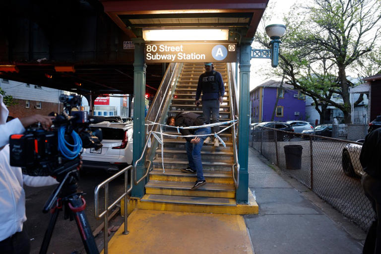 15-year-old boy shot on rush-hour NYC subway train