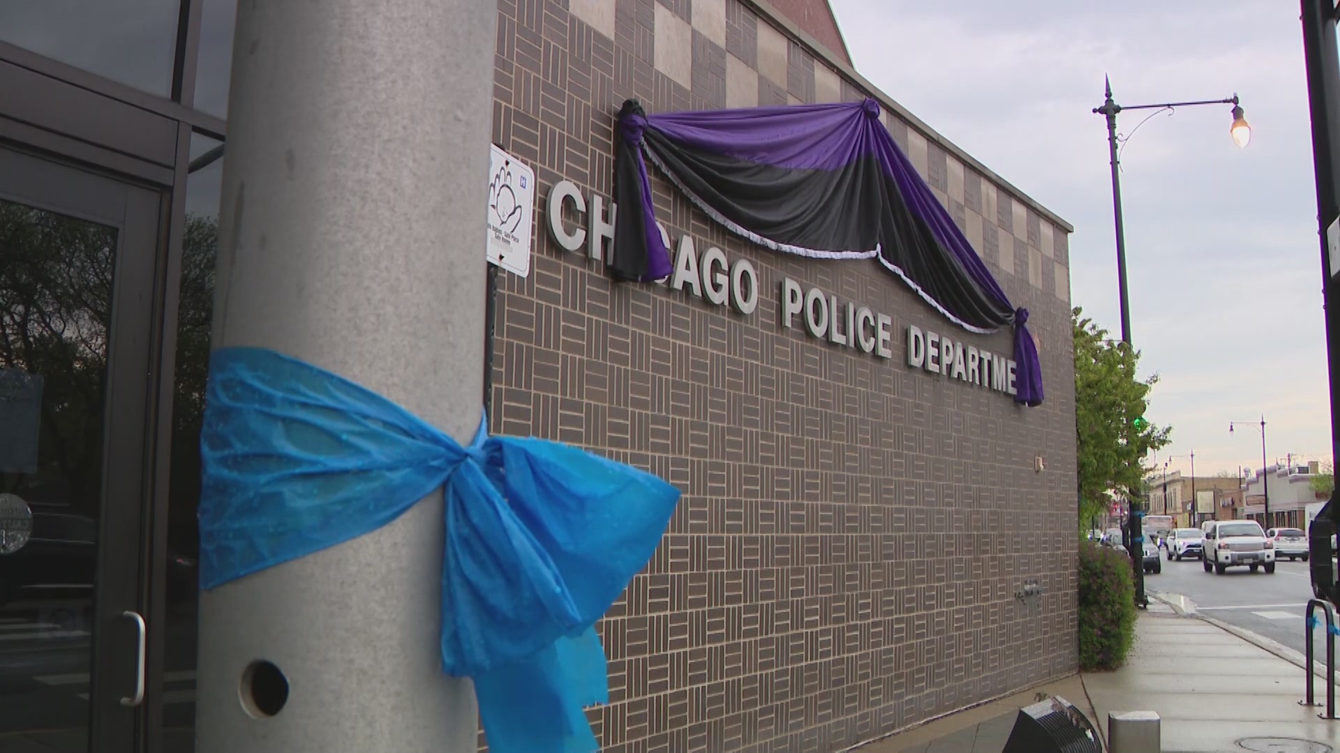 Chicago police officer in 'grave' condition after North Side hospital ...