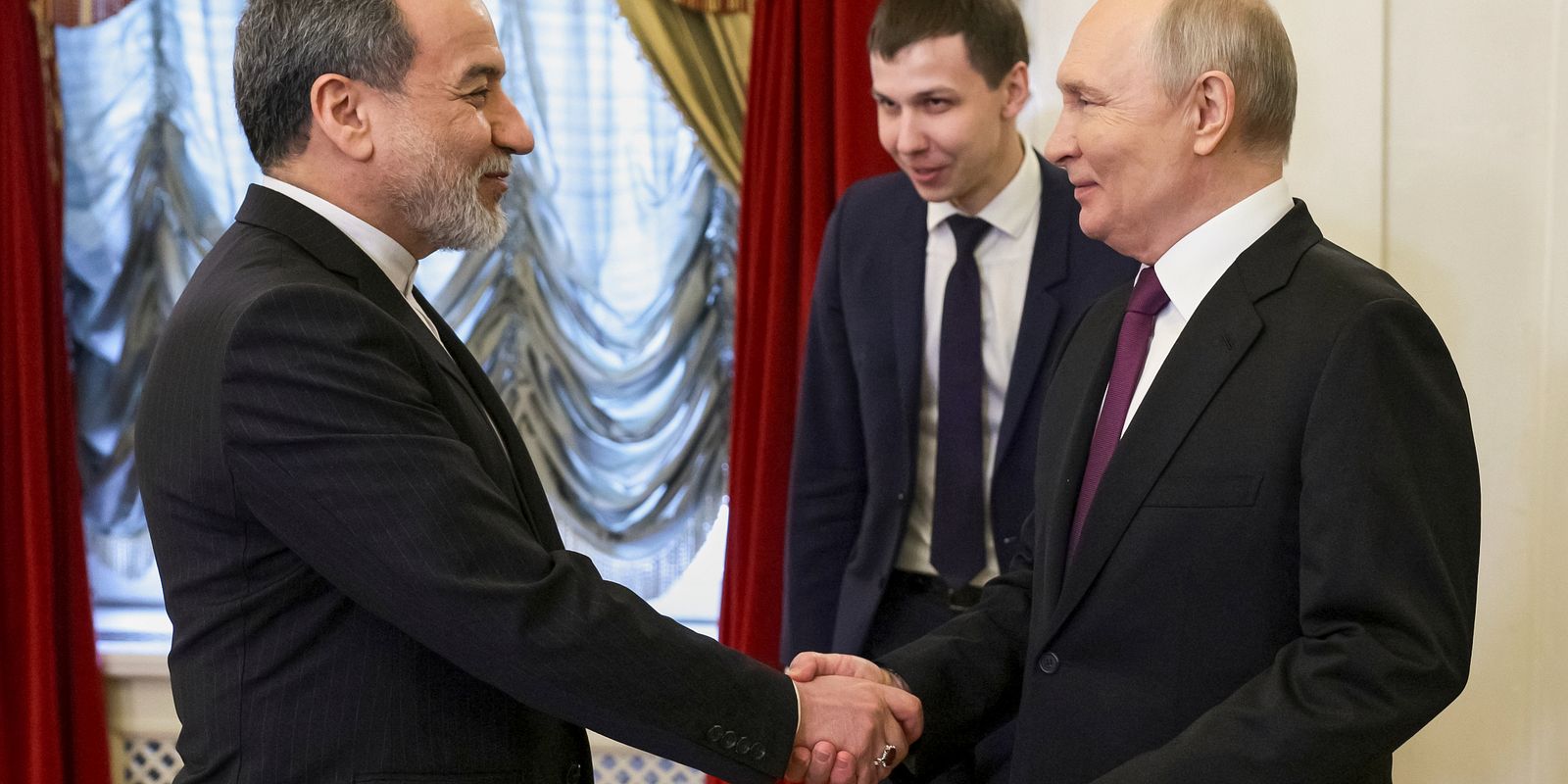 Putin: Har fått meddelande från Irans högste ledare