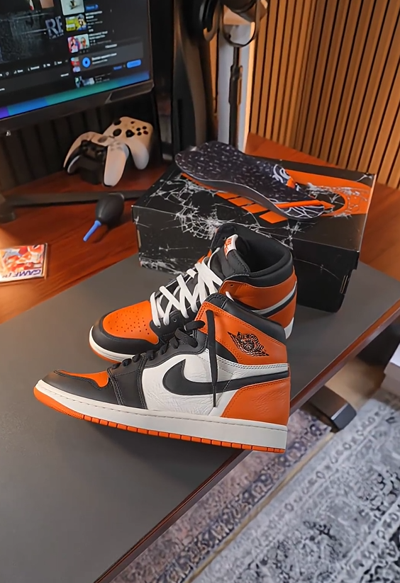 Jordan 1 shattered backboard
