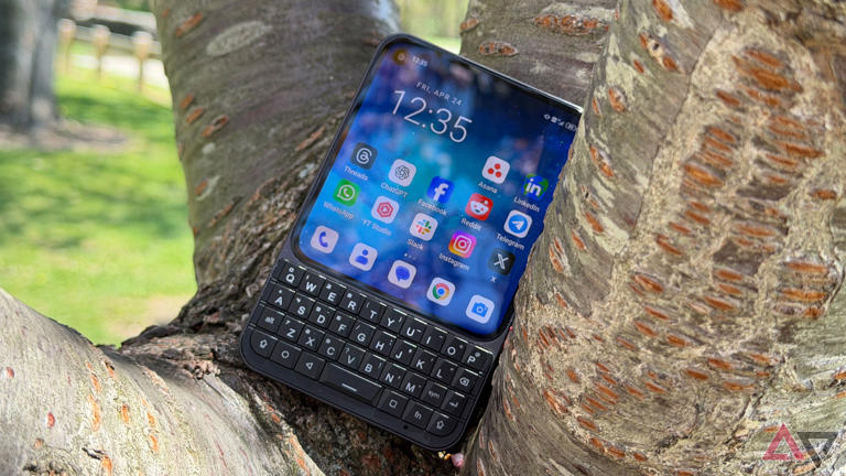 I used the Unihertz Titan 2 Elite for a week, and it still makes sense