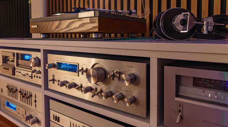 AV receiver VS. amplifier: What's the difference?