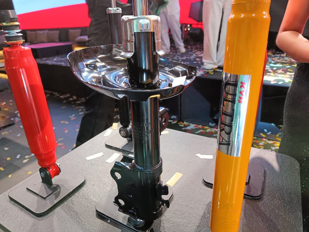 Sokbreker aftermarket Kayaba buat Innova Zenix, berapa harganya?