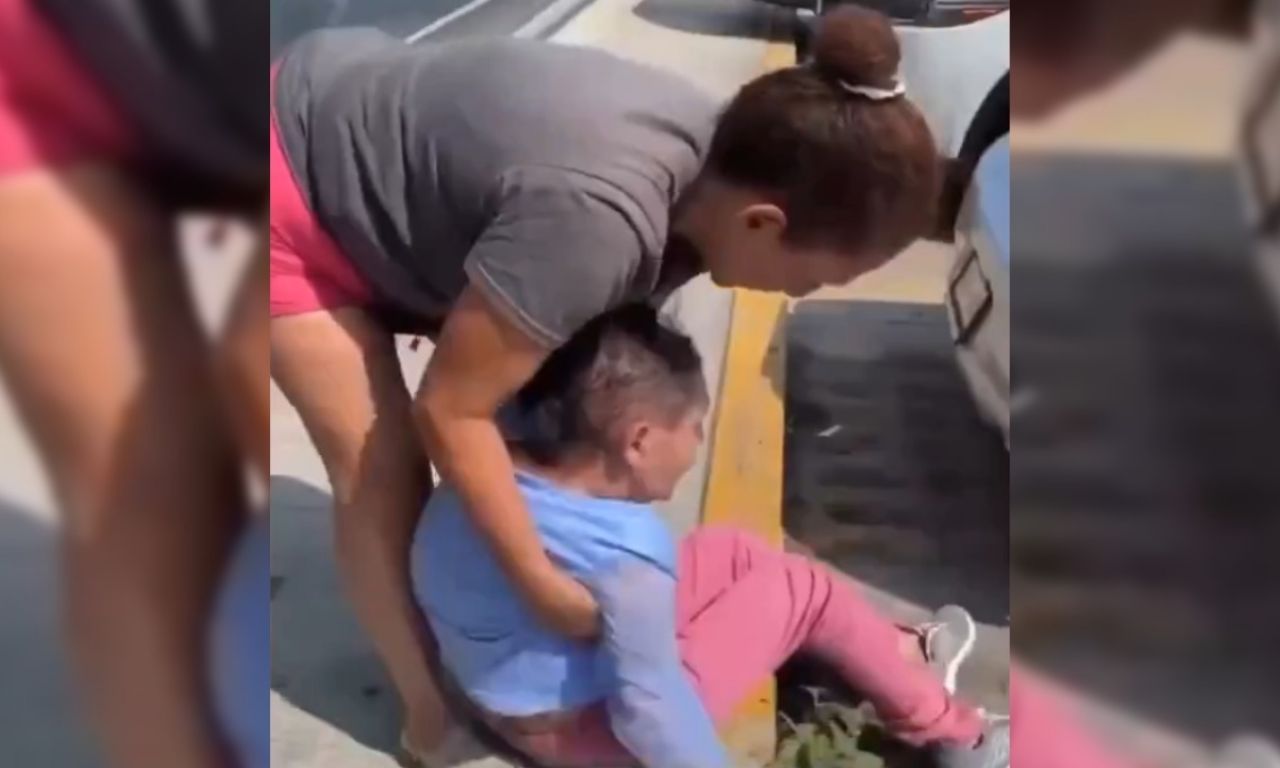 Indignante: denuncian en video a mujer maltratando a su propia madre en ...