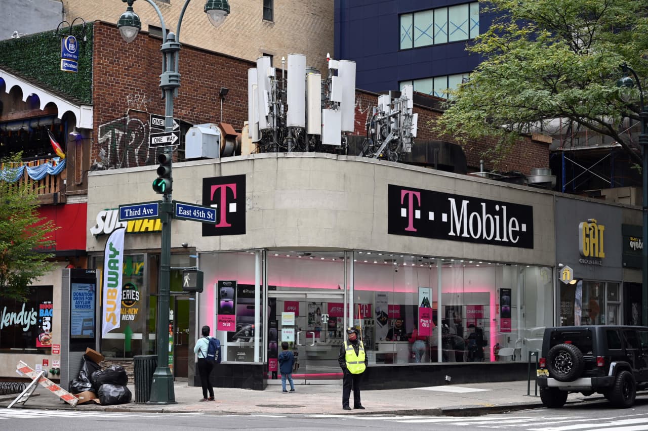 T-Mobile stock rises on earnings beat