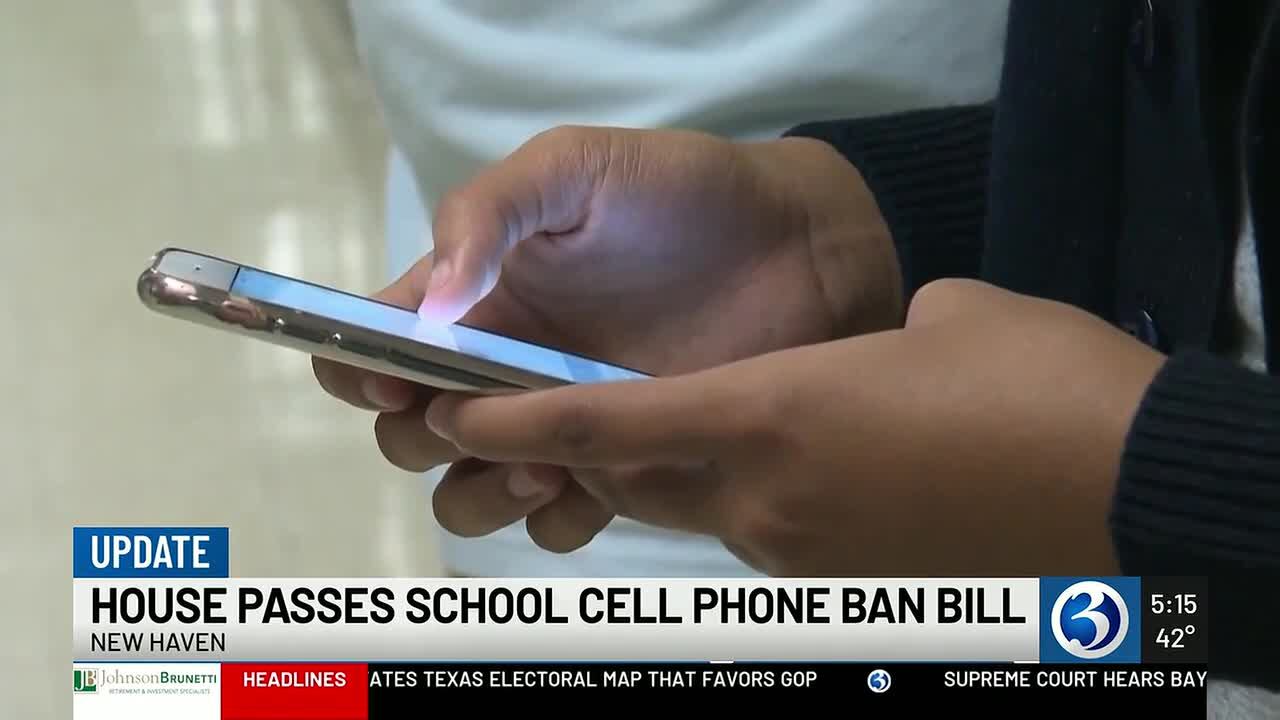 Connecticut House passes statewide school cellphone ban