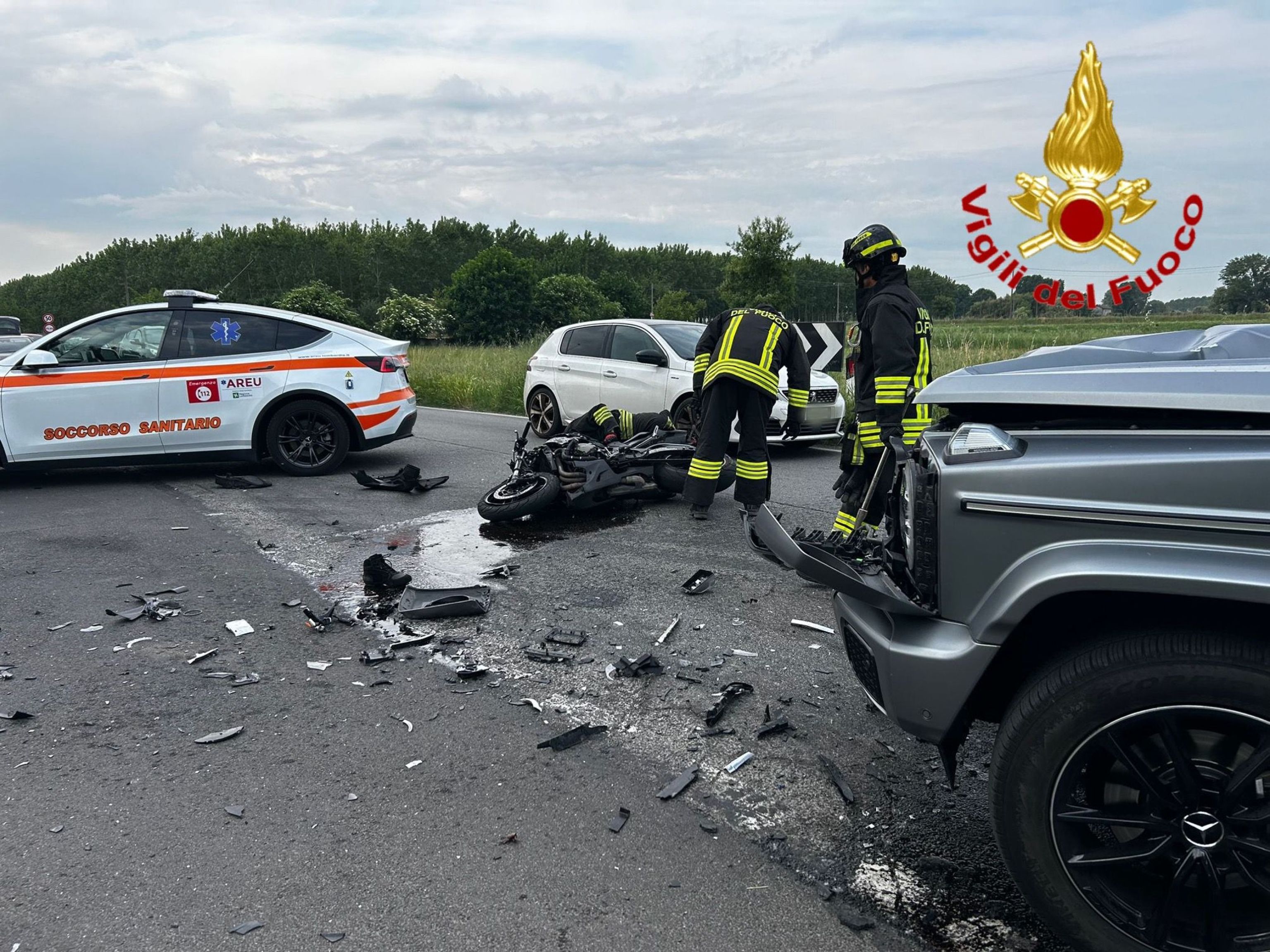 Scontro tra una moto e un SUV, ferito motociclista nel Milanese