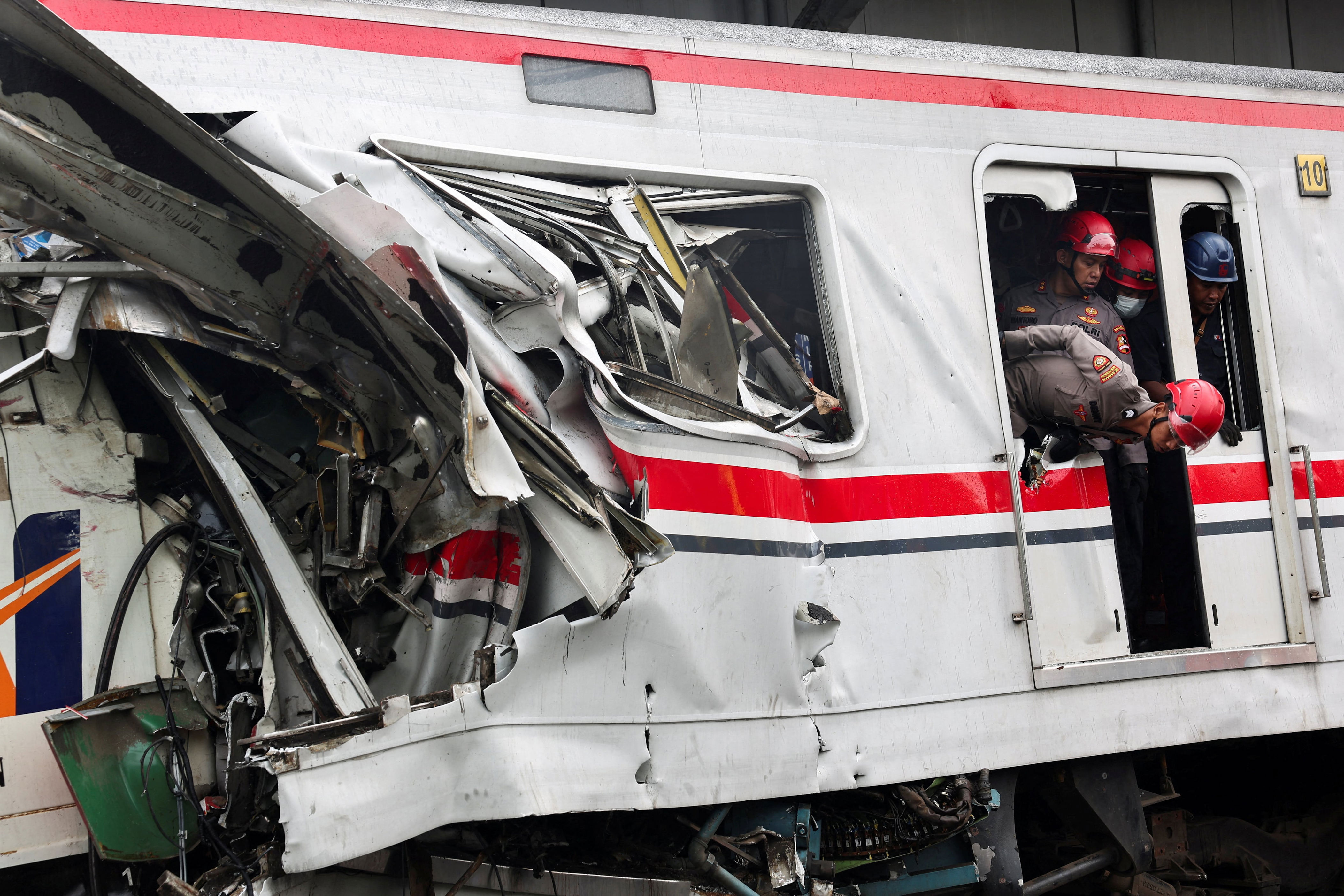 More than a dozen killed in Indonesia train crash