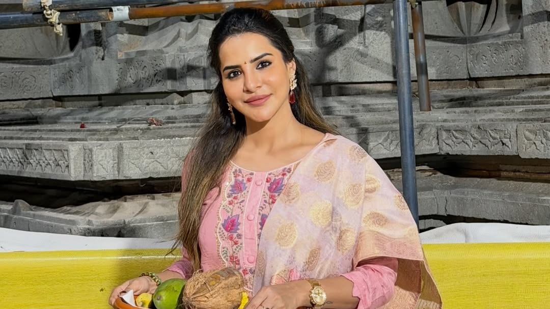 Ashu Reddy Accused of ₹9.35 Cr Fraud in Marriage Loan Scam